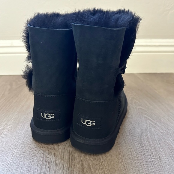 UGG Bailey Button II Black Boots Size 3 - Picture 2 of 5